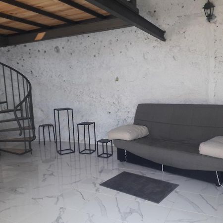 Вілла Cueva Rural " Old London " With Jacuzzi And Swimming Pool Санта-Крус-де-Тенеріфе Екстер'єр фото